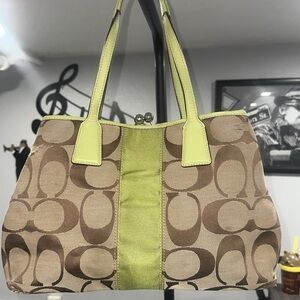 Coach Signature Stripe
Framed Carryall Satchel F13533